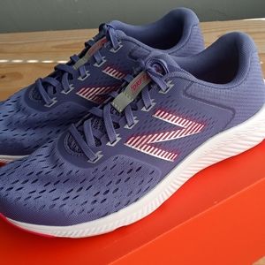 New Balance women's sneakers Size 7.5